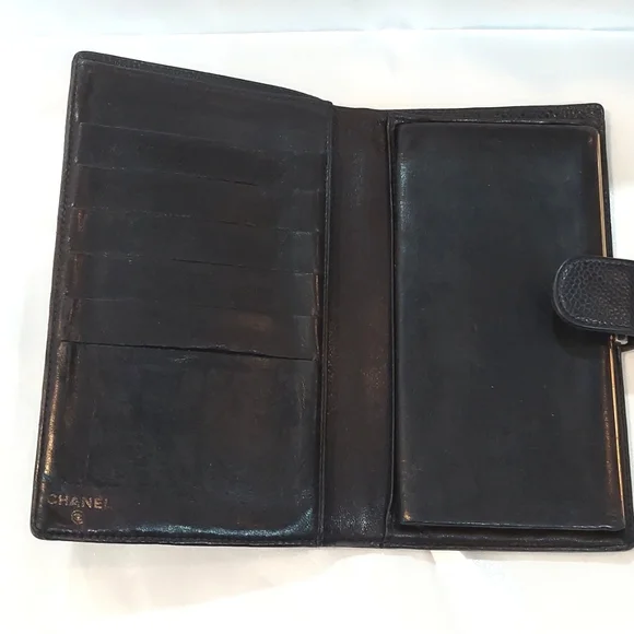 Chanel Caviar Wallet, Black CC Embossed. Pebbled caviar genuine leather. Luxury! - Picture 5 of 12